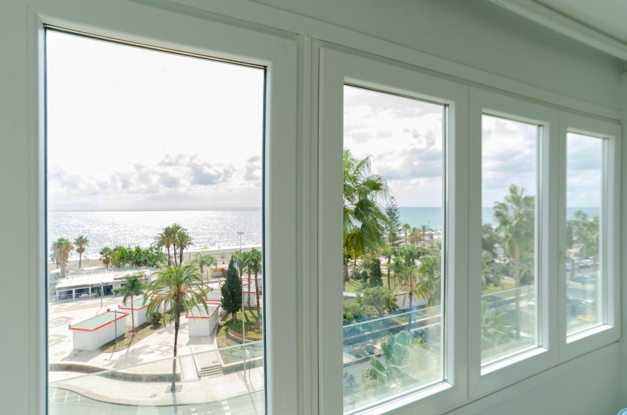 A&C Vistas Al Mar Luxury Lägenhet Torre Del Mar Exteriör bild
